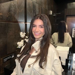 Meet your Posher, Nicole